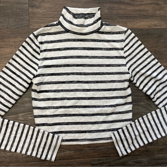 Rag and Bone mock turtleneck - Picture 1 of 5